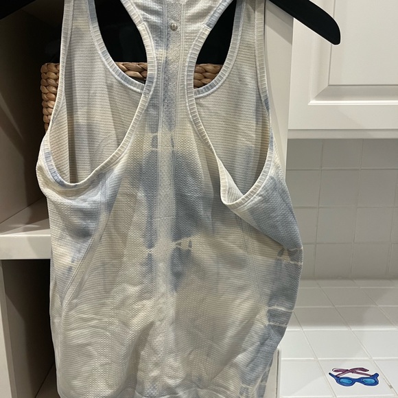 🍋Lululemon Athletics tank top size 10 - Picture 2 of 4